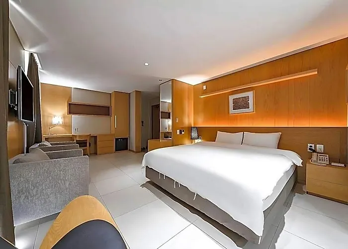 Rian Hotel