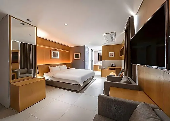 Rian Otel